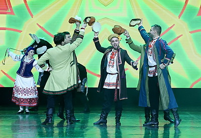 С ритмом танца в сердце. Народный ансамбль \"Лявоніха\" отметил 70-летие в Витебске