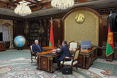 Лукашенко: профсоюзы должны быть мощной базой для поддержания стабильности в белорусском обществе