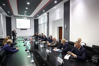 Поставки комплектующих для комбайнов. \"Гомсельмаш\" планирует развивать партнерство с \"Ростсельмашем\"