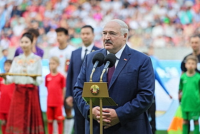 Лукашенко: Национальный футбольный стадион будет символом крепкой белорусско-китайской дружбы