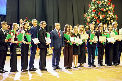 Талантливая молодежь собралась на областном новогоднем балу в Гомеле