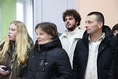 Жилье, работа, услуги, досуг. Решение каких вопросов важно для сельской молодежи