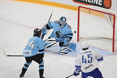 Хоккеисты \"Динамо\" разгромили московских одноклубников