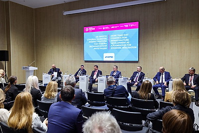 \"ИННОПРОМ. Беларусь\". Вопросы промышленной интеграции обсуждают на полях форума
