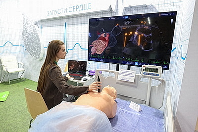 Делегаты ВНС из разных регионов страны посетили выставку \"Моя Беларусь\"