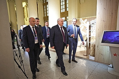 Лукашенко накануне переговоров с Путиным заслушал доклад посла по сотрудничеству с Россией