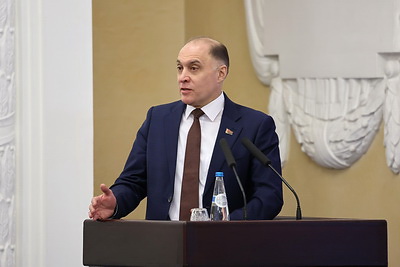 Книга \"Наш Президент\" поступила в продажу в магазины областных центров