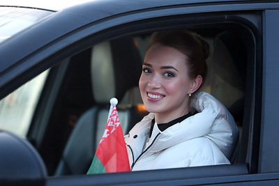 Сотни машин собрали патриотические автопробеги в регионах Беларуси