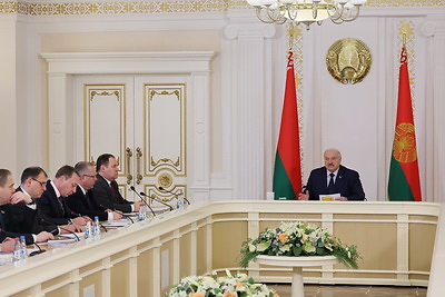 Лукашенко собрал совещание по новой системе регулирования цен