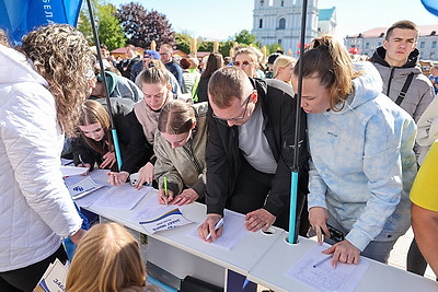 \"Забег мира\" объединил в Гродно около 1,5 тыс. любителей здорового образа жизни