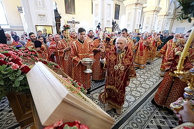 Крестный ход и божественная литургия в честь 125-летия Гродненской епархии прошли в Гродно