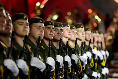 Генеральная репетиция военного парада к 80-летию Победы прошла у стелы \"Минск - город-герой\"