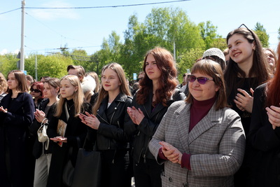\"Передать память и воспоминания\". Капсулу памяти для будущих поколений заложили в БГУКИ