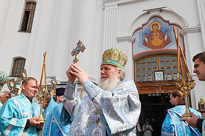Праздничным шествием в Витебске отметили Успение Пресвятой Богородицы