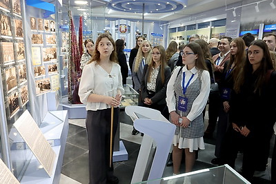 \"Беречь страницы нашей истории\". В Могилеве открыли молодежный форум Союзного государства