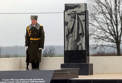 Боль на этой земле не утихнет никогда. Мемориал жертвам фашизма открыли в Речицком районе
