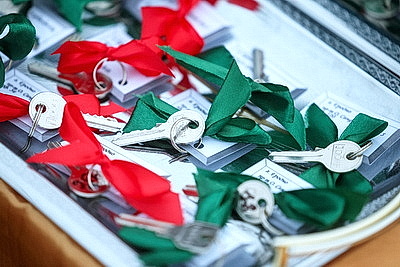 Ключи от квартир и служебных автомобилей вручили гродненским спасателям