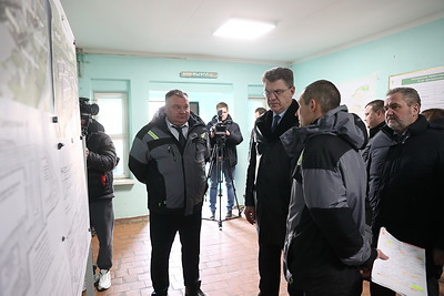 Кухарев осмотрел стройплощадку нового технопарка