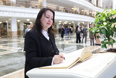 Дворец Независимости посетили с экскурсией сотрудники Минского молочного завода №1 и представители торговли