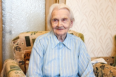 В Минске поздравили с 100-летием свидетеля ВОВ Тамару Юрлову