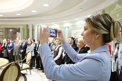 Работники холдинга \"БЕЛСТРОЙЦЕНТР\" посетили с экскурсией Дворец Независимости