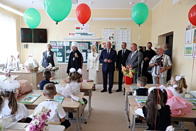 После реконструкции распахнула двери школа №1 в Лунинце