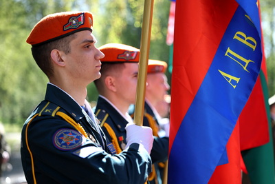 В Минске возложили цветы к памятным знакам \"Ахвярам Чарнобыля\" и \"Камень мира Хиросимы\"