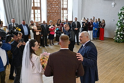 Лукашенко посетил реконструированный комплекс \"Лошицкий\" в Минске