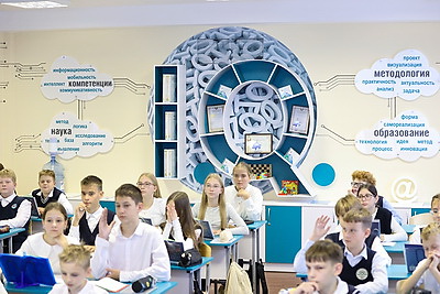 В школах Беларуси подходит к завершению первая учебная четверть