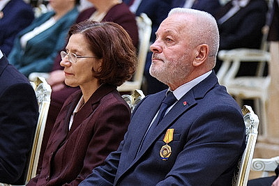 Лукашенко вручил награды заслуженным аграриям Беларуси