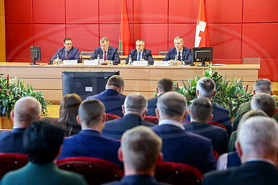 Благоустройство территорий под ключ и развитие АПК. В Гомельской области представили планы на пятилетку