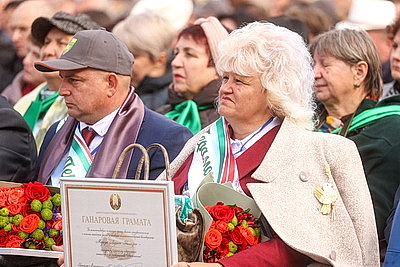 Памятник креветке, выставка караваев и подворий. В Белоозерске проходят \"Дажынкі-2025\"