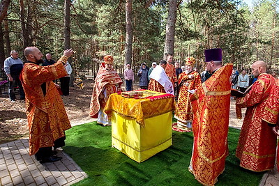 У православных верующих - Радуница