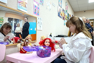 Турчин поздравил воспитанников Ивенецкого социального пансионата