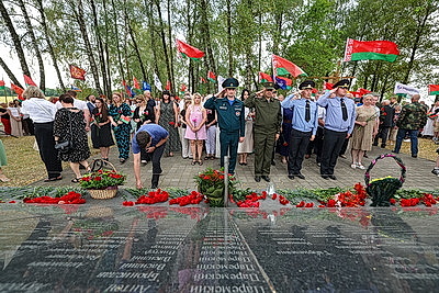 У мемориала сожженным Шауличам в Волковысском районе прошел памятный митинг