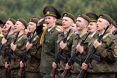 Более 2,5 тыс. новобранцев приняли военную присягу в 72-м ОУЦ