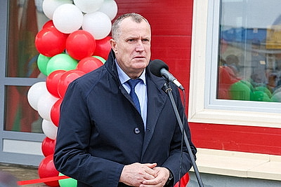 \"Такой долгожданный подарок для нас\". В Славгороде открыли новый бассейн