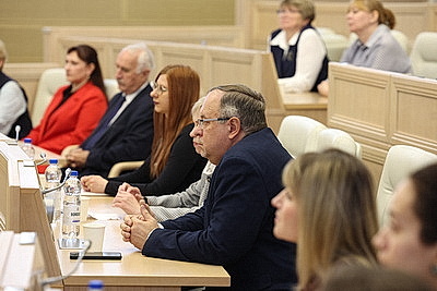 Кочанова: нельзя выбрасывать из истории события, которые повлияли на жизнь страны