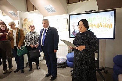 Кукла Чебурашки и эскизы \"Снежной королевы\". В Минске открылась выставка к 105-летию Леонида Шварцмана