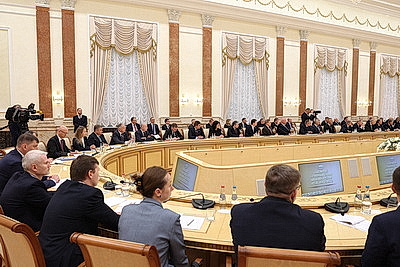 Лукашенко собрал совещание с руководителями дипломатических представительств Беларуси