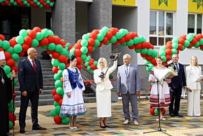 После реконструкции распахнула двери школа №1 в Лунинце
