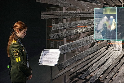 Участники молодежного форума СНГ и ЕАЭС возложили цветы к стеле \"Минск - город-герой\"