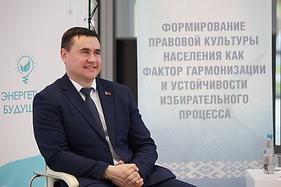 Формирование правовой культуры. Открытый диалог с молодежью провели председатель ЦИК и министр образования