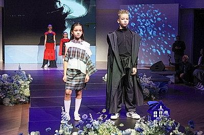 Дизайнеры и театры моды из Беларуси и России приняли участие в фестивале-конкурсе \"Синий дом\" в Витебске