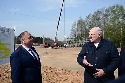 Лукашенко во время рабочей поездки посетил объекты АПК в Шклове