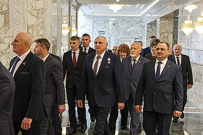 Лукашенко вручил награды заслуженным аграриям Беларуси