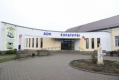 Жилье, работа, услуги, досуг. Решение каких вопросов важно для сельской молодежи