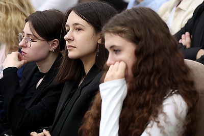 \"Беречь страницы нашей истории\". В Могилеве открыли молодежный форум Союзного государства
