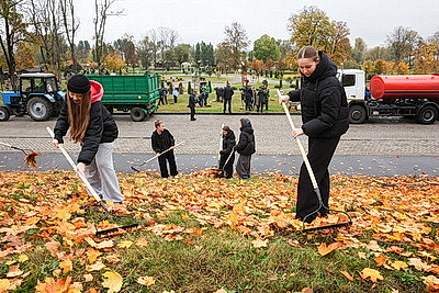 Чтобы улицы города стали чище: жители Минска и Могилева приняли участие в субботнике