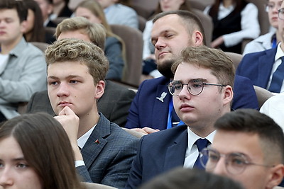 \"Беречь страницы нашей истории\". В Могилеве открыли молодежный форум Союзного государства